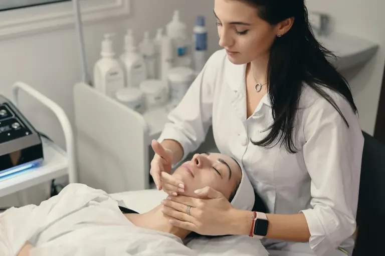 Imagen de portada: Marketing digital para clínica estética