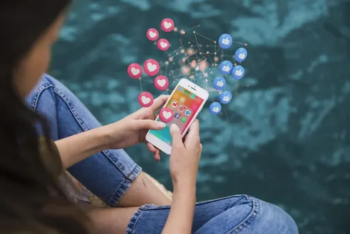 Imagem de capa do artigo: ¿Cómo pueden las redes sociales impulsar las ventas, especialmente entre los más jóvenes? Imagem de capa do artigo: ¿Cómo pueden las redes sociales impulsar las ventas, especialmente entre los más jóvenes?