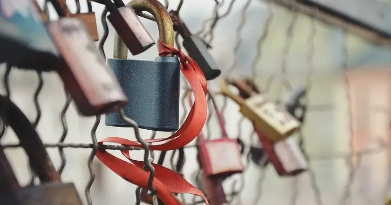Imagen de portada: Edge AI: por qué procesar IA en el borde se volvió viable para pequeños negocios